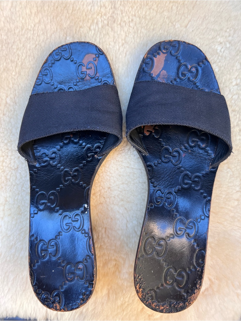 Gucci Black Embossed Logo Slide Sandals Sz 37 US 7 GG Italy